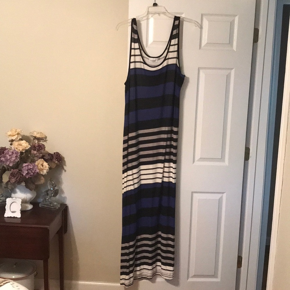 Sleeveless maxi dress